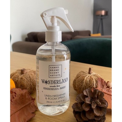 SANKO SCENT ROOM SPRAY & LINEN FRESHENER WONDERLAND ΑΡΩΜΑΤΙΚΟ ΣΠΡΑΥ ΜΕΛΟΜΑΚΑΡΟΝΟ 250ml SANKO SCENT ROOM SPRAY & LINEN FRESHENER WONDERLAND ΑΡΩΜΑΤΙΚΟ ΣΠΡΑΥ ΜΕΛΟΜΑΚΑΡΟΝΟ 250ml